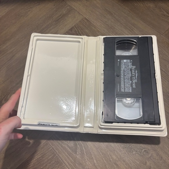 NWT Bundle of 6 Classic Disney VHS Movies - Picture 5 of 7